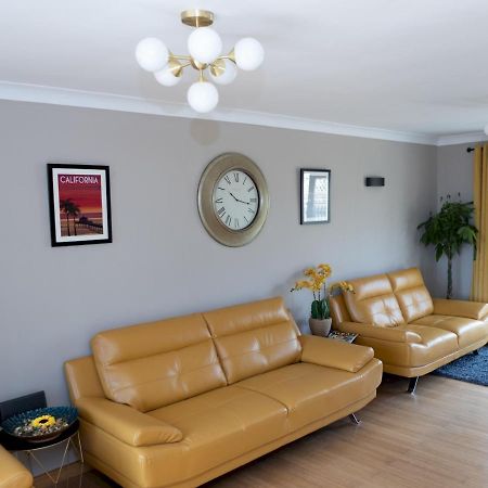 Pass The Keys Amazing 4 Bedroom Property- Hot Tub & Sea Views Scarborough Exterior photo