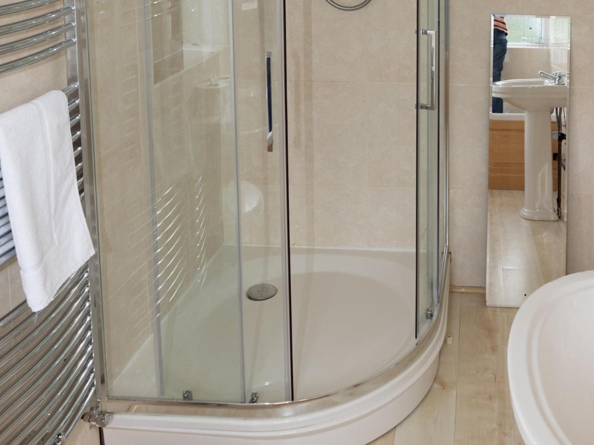 Pass The Keys Amazing 4 Bedroom Property- Hot Tub & Sea Views Scarborough Exterior photo