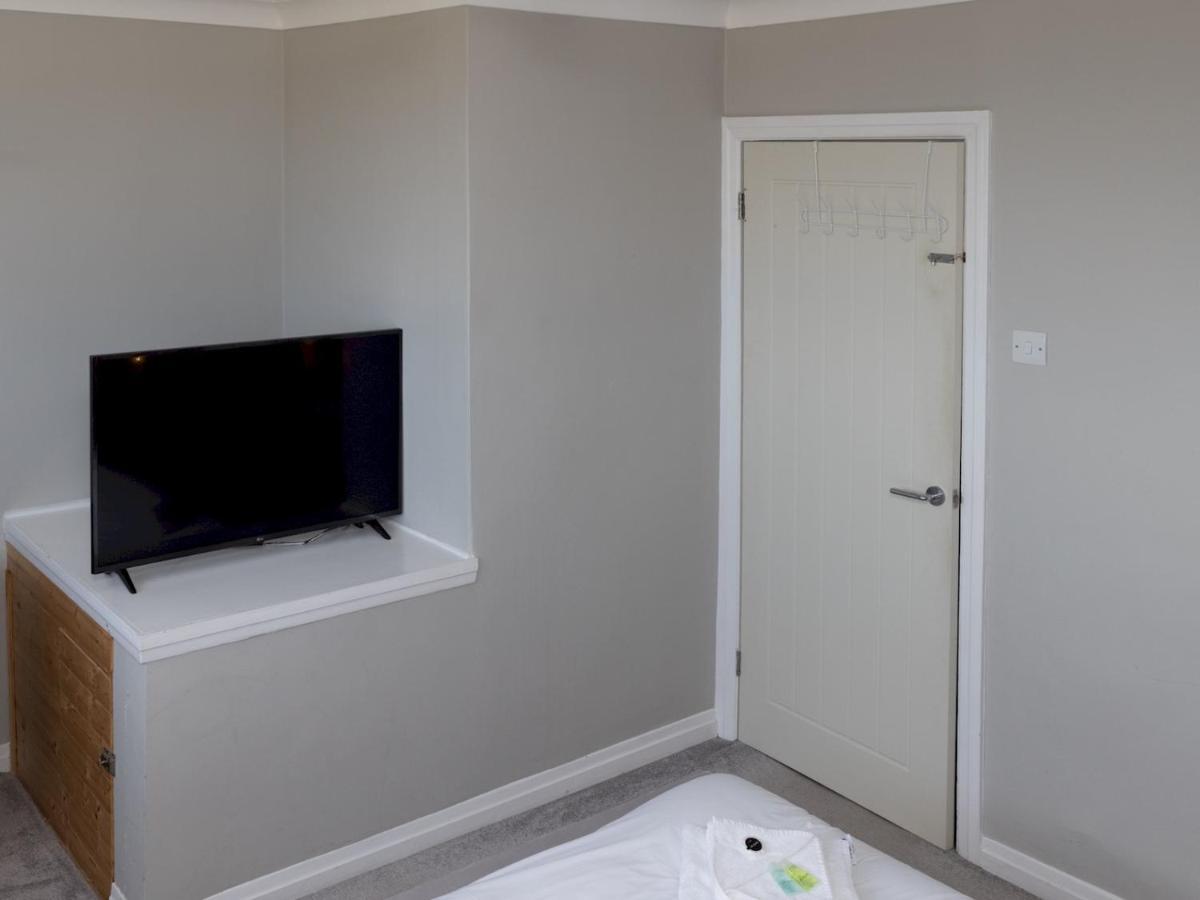 Pass The Keys Amazing 4 Bedroom Property- Hot Tub & Sea Views Scarborough Exterior photo